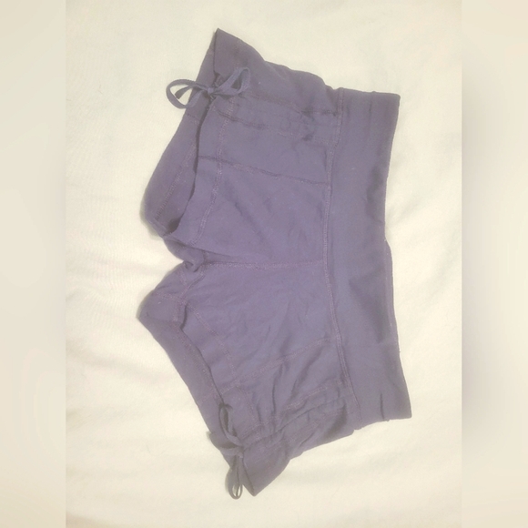 Lululemon shorts with side drawstrings - Picture 1 of 2